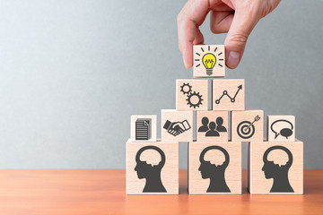 李焕英是贾玲的母亲吗？