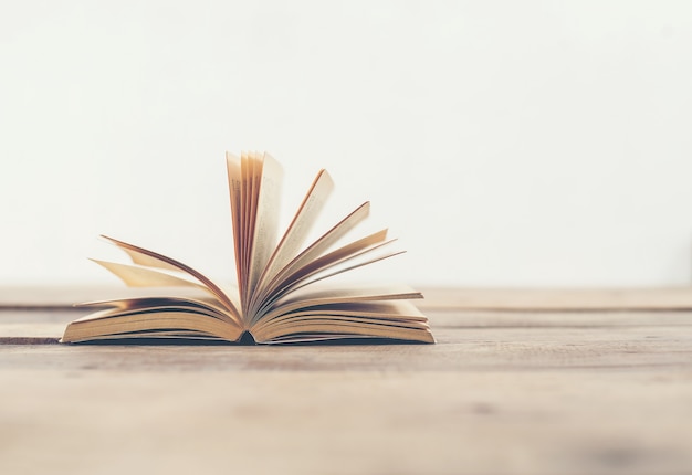 你适合浓妆还是淡妆 选对妆容才能站稳c位