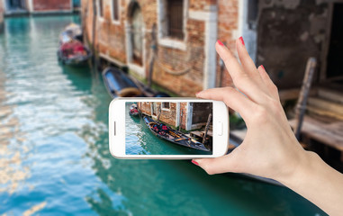 李焕英是贾玲的母亲吗？