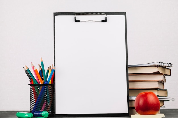 你适合浓妆还是淡妆 选对妆容才能站稳c位